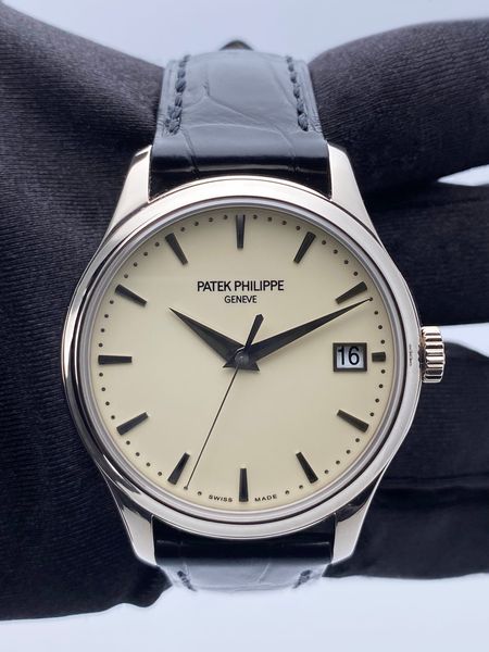 Patek Philippe Calatrava 5227G-001